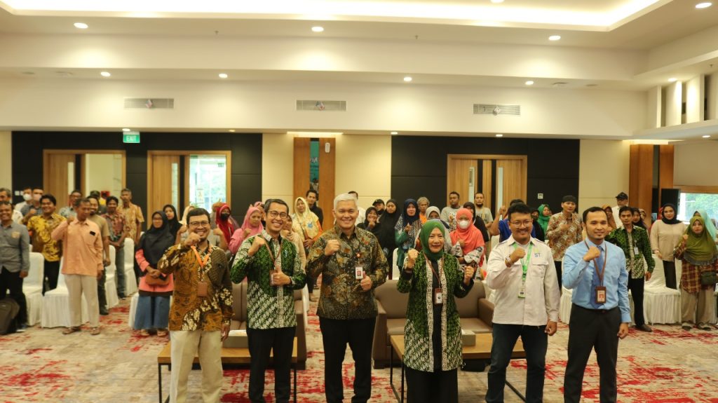 BPRS Hikmah Khazanah dan OJK Gandeng UMKM Binaan Lazismu Solo untuk Edukasi Keuangan Syariah