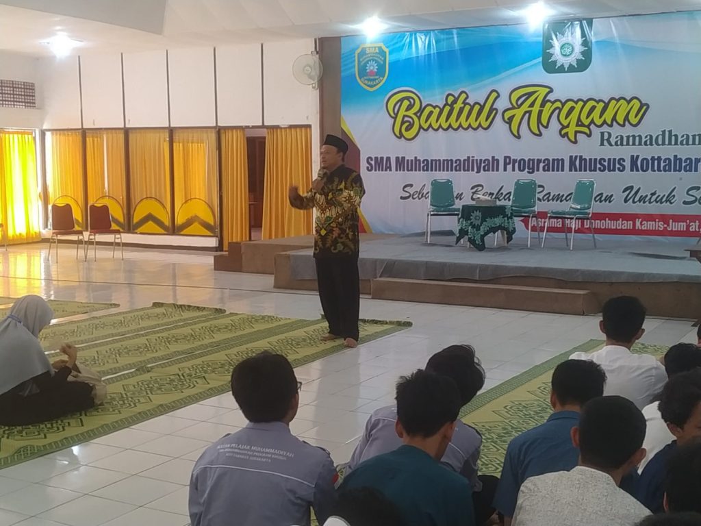 Pesantren Ramadan untuk Membentuk Generasi Ulul Albab bagi Siswa SMA Muhammadiyah PK Solo