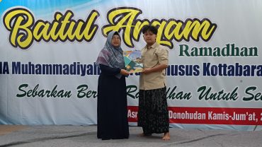 SMA Muhammadiyah PK Solo Apresiasi Dua Siswa Penggerak Literasi