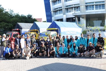 Respon Bencana Banjir Demak, UMS Kirim 1.500 Paket Bantuan Sembako dan Baju Baru