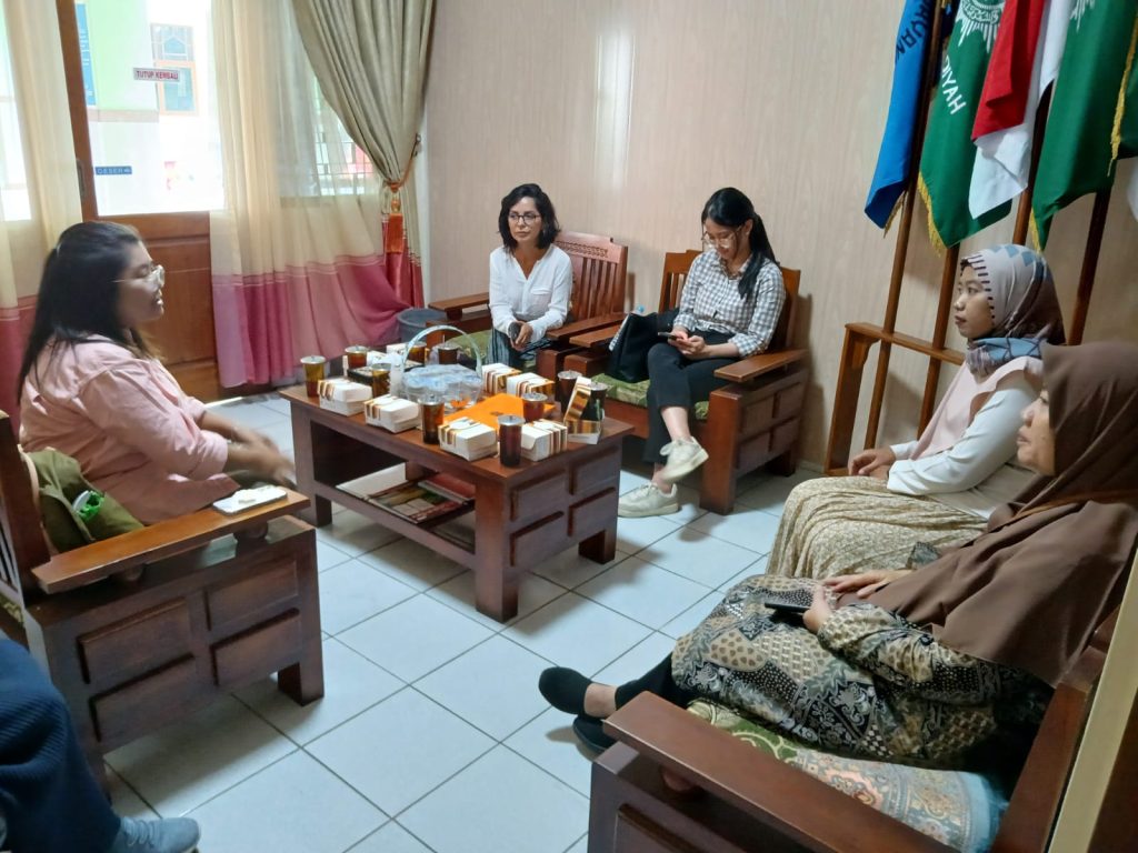 SD Muhammadiyah 1 Solo Terima Tamu dari Peru terkait Kantin Sehat Ramah Anak