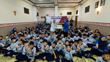 Sebanyak 104 Siswa SD Muhammadiyah 1 Solo Ikuti Imunisasi Gigi