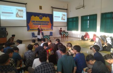 Pengumuman Kelulusan SMA Muh PK dengan Seminar Parenting