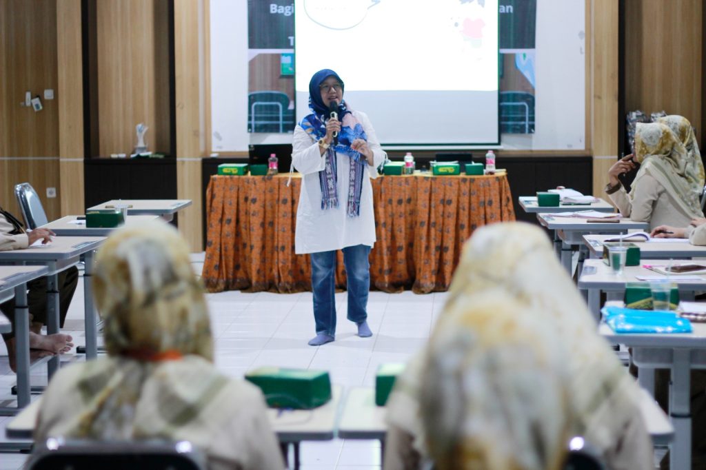 Shoim Syahriyati: Guru dan Tenaga Kependidikan SD Muh PK Harus Punya Perspektif Hak Anak