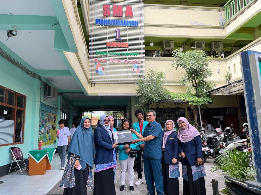 Tim Pengabdian UMS Beri Pelatihan Bahasa Inggris Bagi Siswa di Denpasar
