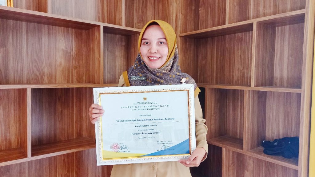 Berkat Sampah, SD Muhammadiyah PK Solo Juara Kompetisi Video Pendek di UGM