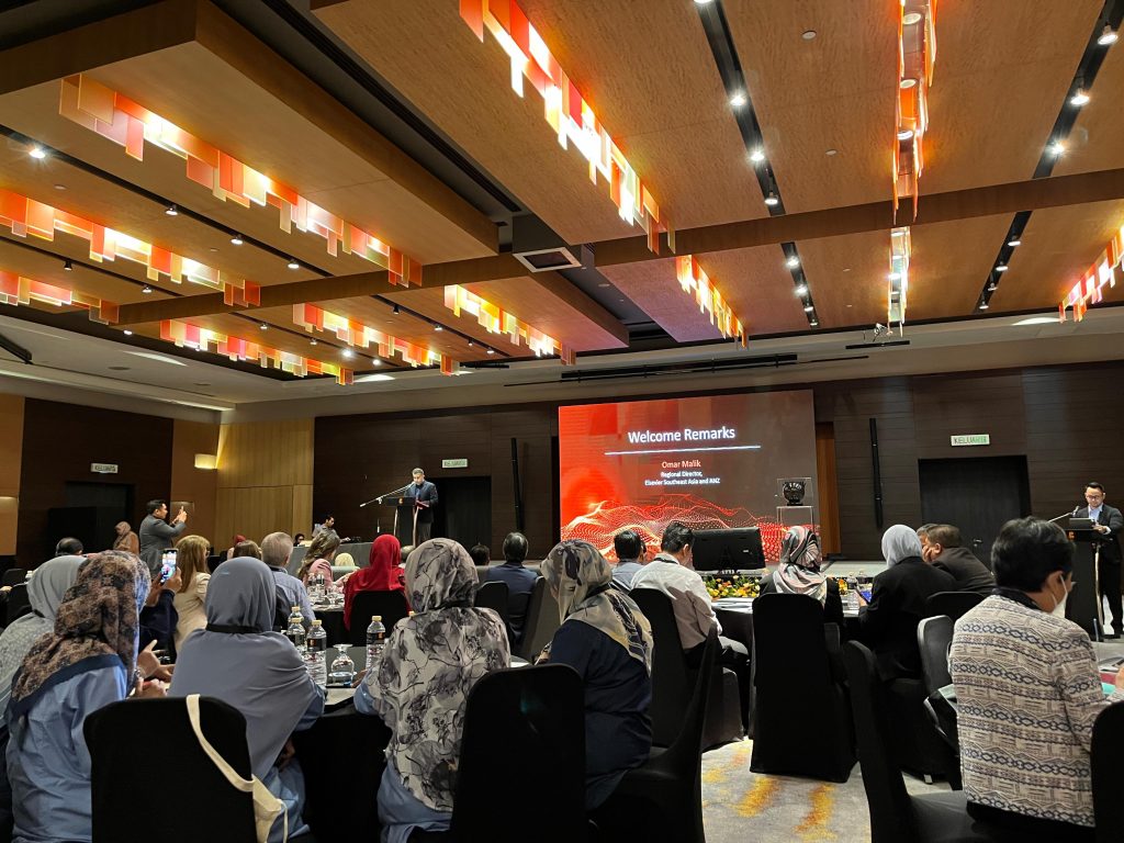 Perluas Jejaring, Perpustakaan UMS Ikuti Ajang SEA Libraries of The Future Summit 2024 di Malaysia