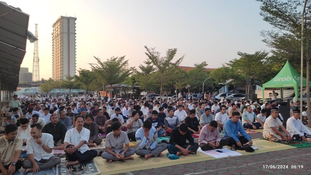 Sekitar 700 Jemaah Hadiri Salat Iduladha di Taman Parkir Kottabarat