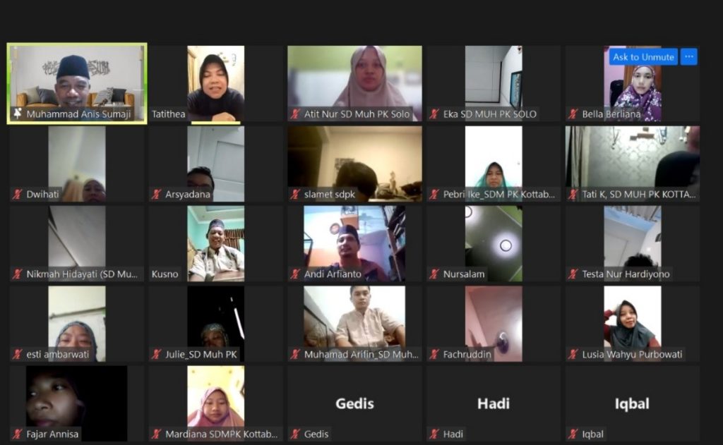 Kajian Tahajud Call SD Muhammadiyah PK Solo Membahas Buah dari Takwa