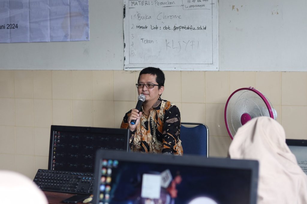 P2TTG UMS Latih Penerapan Teknologi Tepat Guna di SMP Muhammadiyah Salatiga