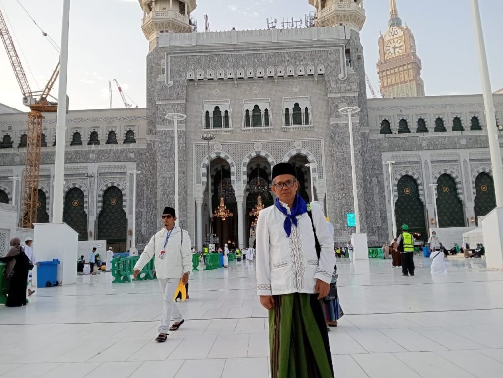 Gelar Haji & Hajjah, Perlukah?