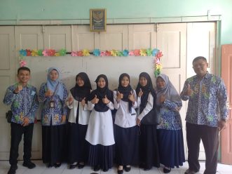 SD Muhammadiyah 6 Kampung Sewu Solo menggelar tes seleksi calon guru berbasis kompetensi pada Senin (15/7/2/2024). Seleksi ini dilakukan untuk meningkatkan kualitas pendidikan di sekolah setempat.