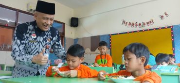 Dinkes Semarang Apresiasi Program Makan Siang Sehat SD Muhammadiyah 1 Solo