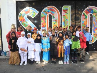 Semarak, Pawai Hari Anak Nasional ala SD Muhammadiyah 2 Solo