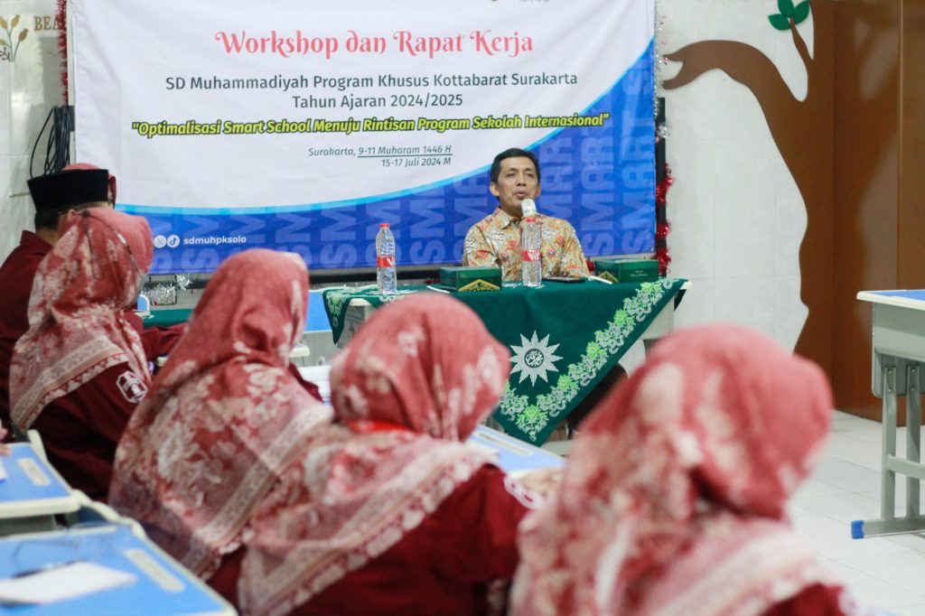 Rapat Kerja jadi Momentum SD Muhammadiyah PK Solo Kembangkan Smart School