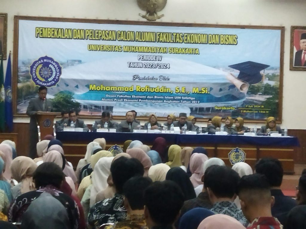 FEB UMS Bekali 407 Calon Wisudawan Agar Kuat Hadapi Tantangan