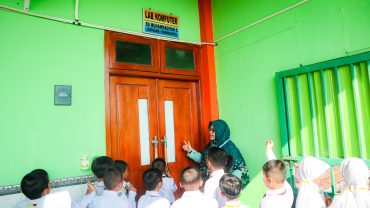 Sebanyak 84 siswa kelas 1 SD Muhammadiyah 8 Jagalan Solo Tahun Ajaran 2024/2025 mengikuti kegiatan Masa Pengenalan Lingkungan Sekolah (MPLS) dari Senin hingga Rabu, (22-24/7/2024).