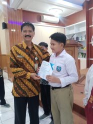SD Muhammadiyah 6 Solo mengukir prestasi dalam kegiatan Olimpiade Sains SD/MI Muhammadiyah Jawa Tengah Season 3 (OSMJT 3) yang diselenggarakan Forum Komunikasi dan Koordinasi Sekolah (FKKS) SD/MI Muhammadiyah/Aisyiyah Jawa Tengah.