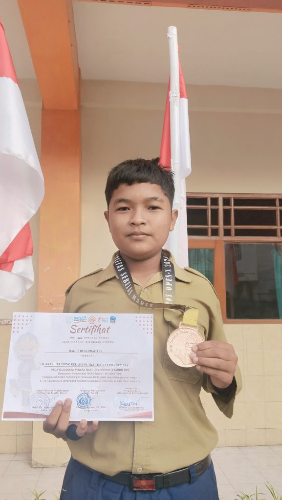 Siswa MTs Muhammadiyah Solo,  Bagus Reza Pradana, Raih Juara 3 di Kejuaraan Silat UNS Open X