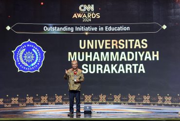 UMS Raih Outstanding Initiative in Education CNN Awards 2024