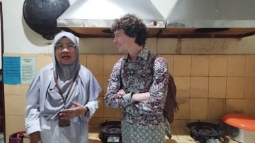 Ketua Sekretariat Milan Urban Food Policy Pact (MUFPP) atau Pakta Milan Filippo Gavazzeni bersama tim mengunjungi SD Muhammadiyah 1 Solo, Rabu (31/7/2024).