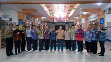 PP Muhammadiyah Gelar FGD Pengembangan Buku MIPA di SMP Muhammadiyah PK Solo