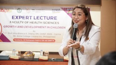 ITS PKU Muhammadiyah Solo menggelar Kuliah Pakar Internasional dengan tema "Growth and Development in Children" Jumat (26/7/2024). Kuliah mendatangkan narasumber Prof. Mira Bianca A. Deana dari St. Anne College Lucena Inc, Filipina.