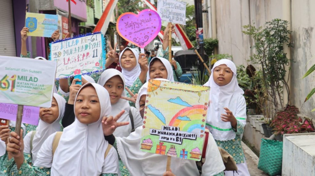 Rayakan Milad ke-61, SD Muhammadiyah 11 Solo Gelar Pawai Meriah