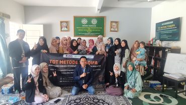 Tim UMS Latih Lansia Baca Al-Qur’an dengan Metode Tsaqifa di Malaysia