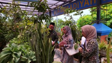 SD Muhammadiyah 1 Solo Terima Kunjungan UNS Eco-Friendly School Award 2024