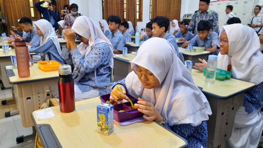 Sekda Solo Apresiasi Uji Coba Makan Bergizi Gratis di SMP Muhammadiyah PK
