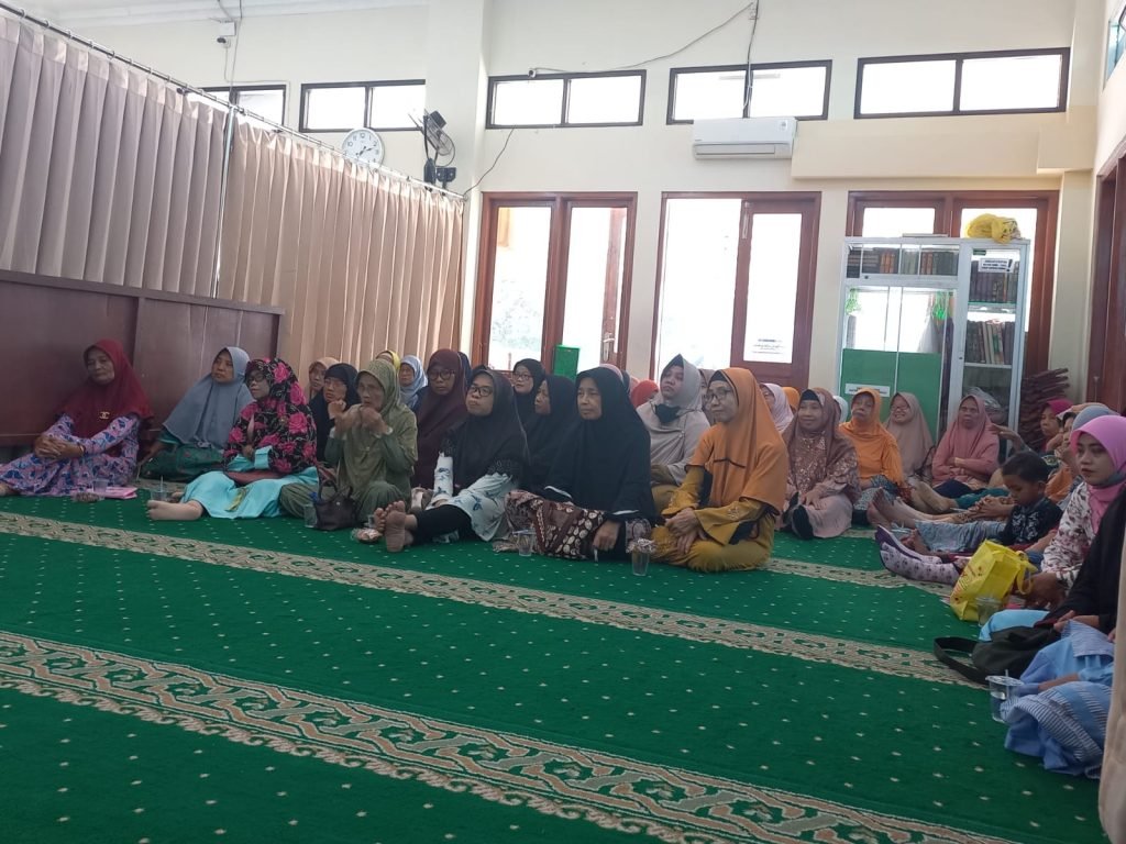 Perkuat Silaturahmi, SD Muhammadiyah 6 Solo Gelar Pengajian Ahad Pagi