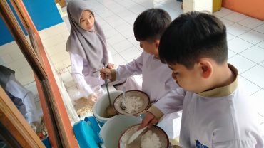 SD Muhammadiyah 1 Solo Terapkan Makan Siang Sehat Selama 9 Tahun