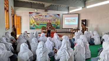 Optimalkan Limbah Tekstil, SMK Mulia Undang Bule Bule Garment untuk Pembelakan P5