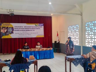 Tim UMS Berikan Pelatihan Pemanfaatan Teknologi untuk Pembelajaran di SD Kanisius