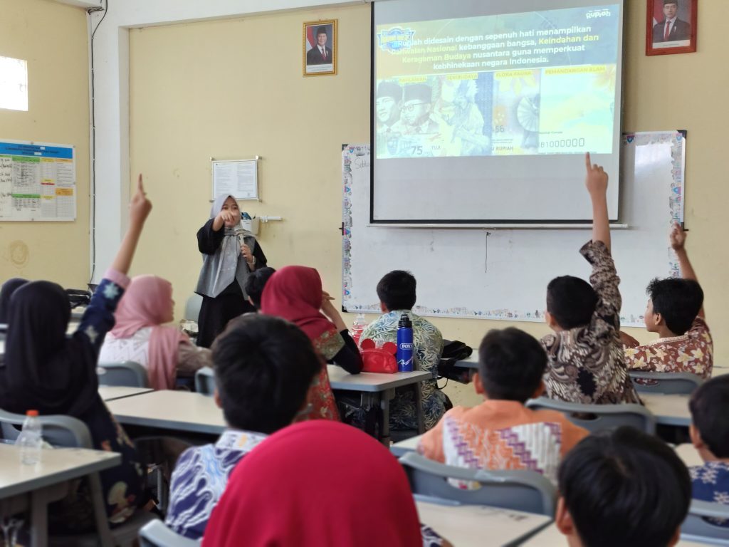 Murid Kelas VI SD Muhammadiyah PK Solo Belajar Literasi Finansial Melalui Kegiatan Parenting