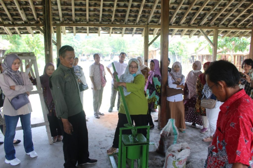 Akademisi UMS dan UII Bersinergi Olah Sampah Organik di Bantul