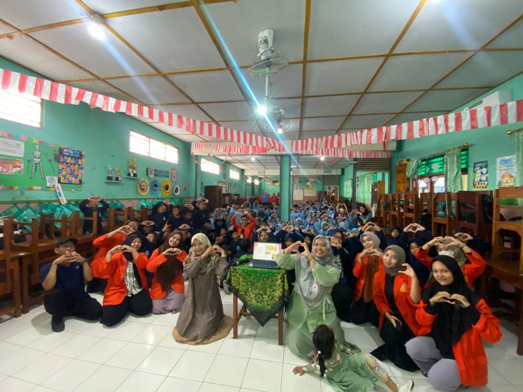 ITS PKU Muhammadiyah Solo Sosialisasi Jajanan Sehat Bergizi di SD Muh 5