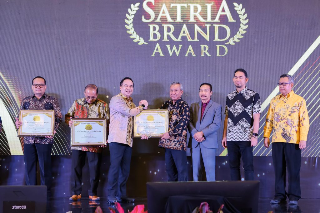 Suara Merdeka Beri Penghargaan UMS sebagai Kampus Moderasi Beragama