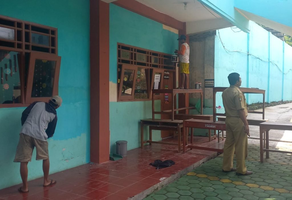 SD Muhammadiyah 6 Plus Solo Manfaatkan Libur Semester untuk Berbenah Sarana dan Prasarana