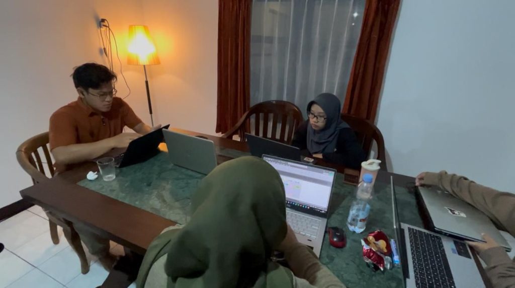 Grup Riset Mikrobiologi UMS Gelar Journal Camp, Bangun Atmosfer Penelitian yang Produktif