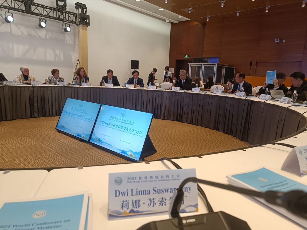 Ketua Pusat Studi Penyakit Kronis Universitas Muhammadiyah Surakarta (UMS), Dwi Linna Suswardany, menjadi salah satu peserta undangan dengan pendanaan dari Organisasi Kesehatan Dunia (WHO).