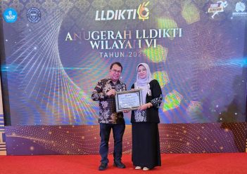Rektor ITS PKU Muhammadiyah Solo Raih Penghargaan Academic Leader 2024