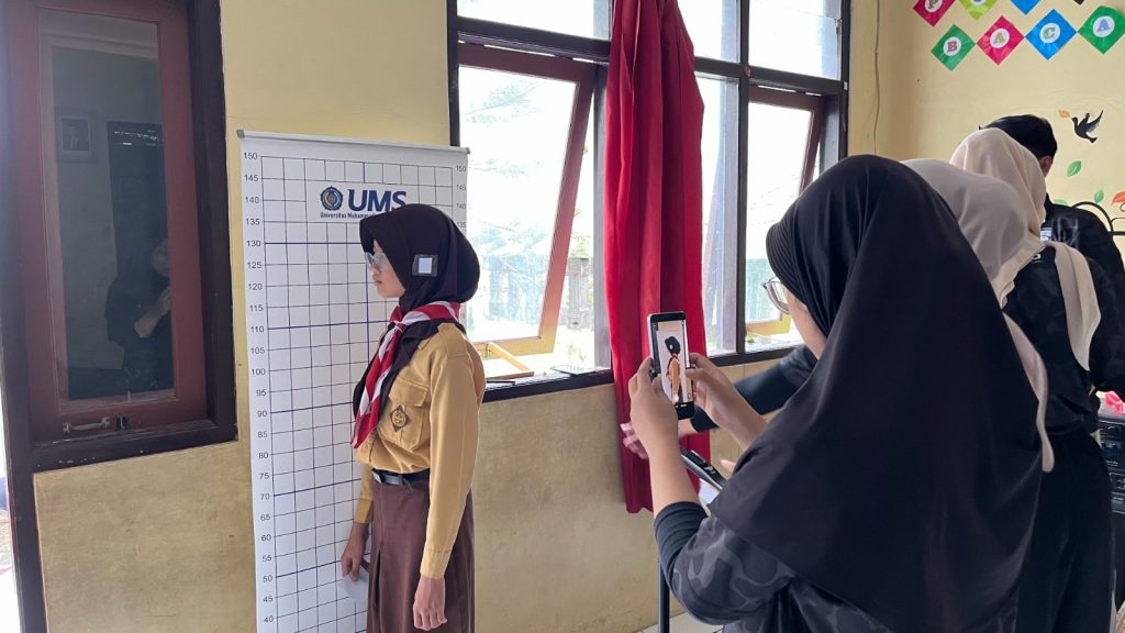 Mahasiswa Fisioterapi UMS Deteksi Permasalahan Postur di 8 TK dan SD di Kartasura