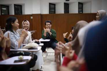Kampanye Edukasi Bahasa Isyarat, Mahasiswa Komunikasi UMS Gelar Workshop Suara Tangan