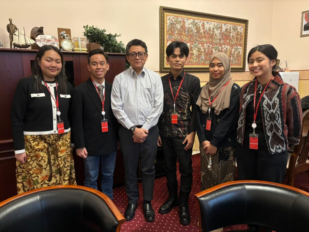 Silaturahmi ke KBRI di Moskow, Mahasiswa UMS Diskusikan Pengalaman Lintas Budaya