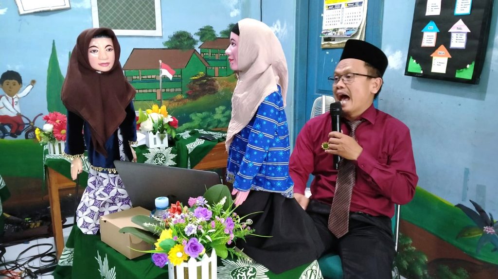 Maraknya Burung Perkutut: Kompetensi Kalah dengan Koneksi?