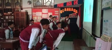 Sambut Hari Pertama Sekolah dengan Senam Anak Indonesia Hebat