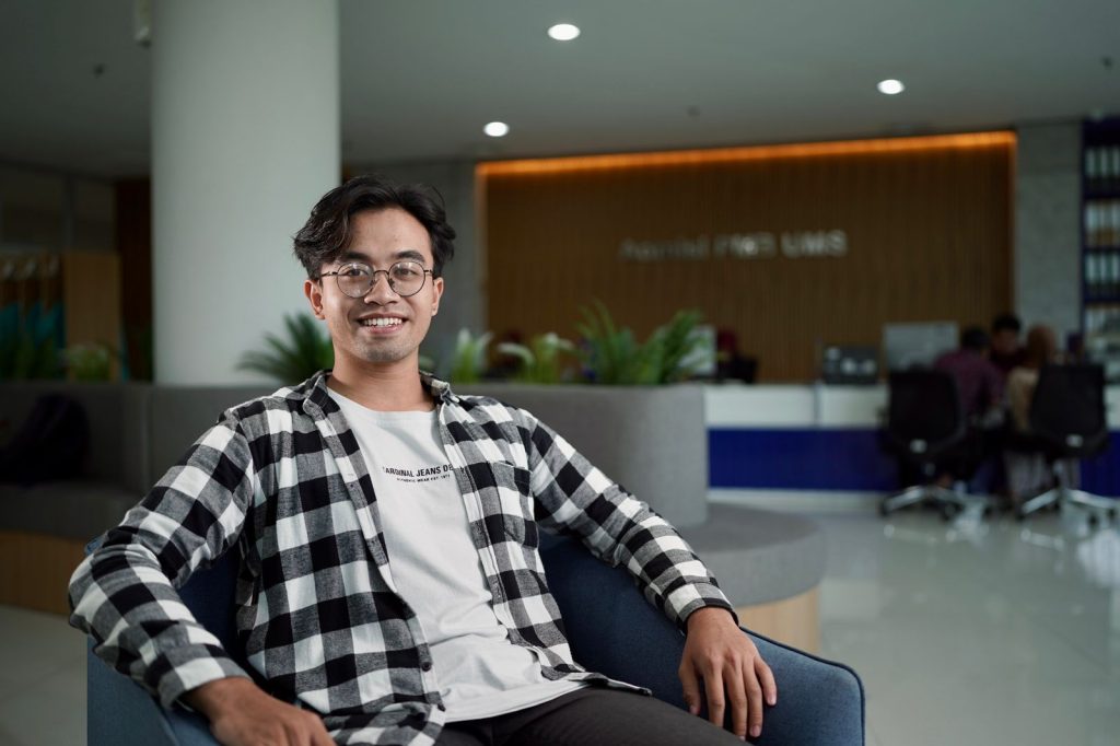 Mahasiswa Prodi Kesehatan Masyarakat UMS yang juga sebagai bagian dari Gen Z, Afnan Zain Muzakki.
