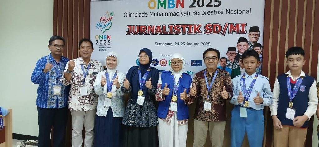 SD Muhammadiyah 1 Solo mengukir prestasi gemilang di ajang bergengsi Olimpiade Muhammadiyah Berprestasi Nasional (OMBN) se-Indonesia yang diselenggarakan Majelis Dikdasmen dan PNF PP Muhammadiyah di Unimus Semarang, Jumat-Sabtu, (2425/1/2025).
